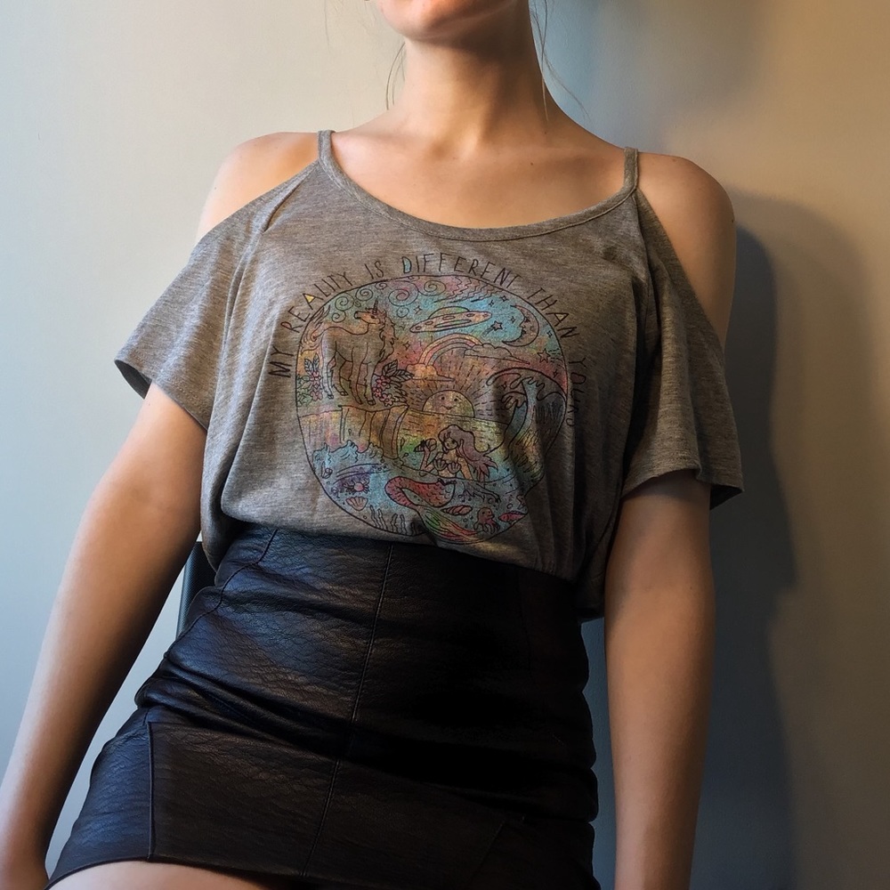 ⚡️🧚🏻‍♀️🧞‍♀️ Reality Different Graphic T-shirt
